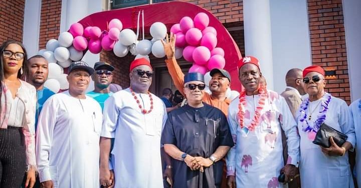Anambra Citizens Donates Hospitals, Orphanage To the Anambra State (photos)