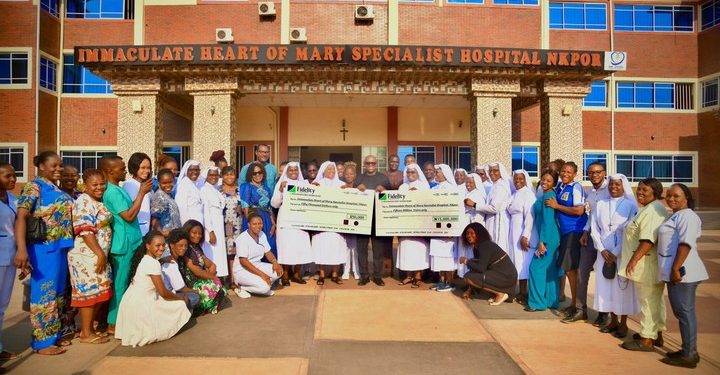 Billionaire Medical Doctor, Ozuah, Peter Obi Donate to Catholic Hospital in Anambra
