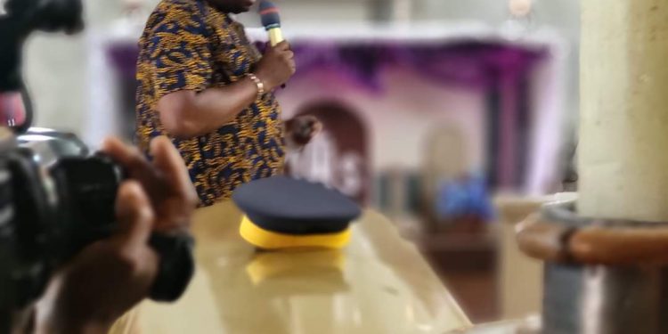 Ejison Boss ,Ukeji Buries Brother in Oraukwu.