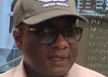 Air Peace Boss, Allen Onyema Spotted Wearing United Nigeria Airline Branded Cap.