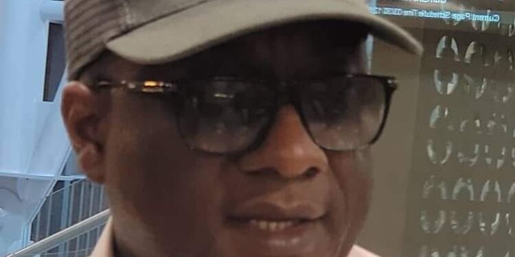 Air Peace Boss, Allen Onyema Spotted Wearing United Nigeria Airline Branded Cap.