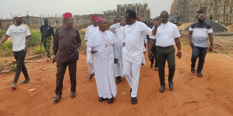 Anambra-Born Entrepreneur, Paul Chukwuma Visits First Onitsha University, Pledges Support.