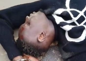 Man Falls Off Police Vehicle in Anambra, Dies