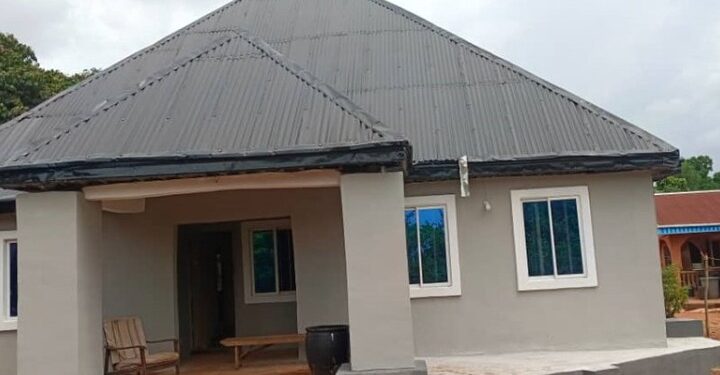 Anambra Journalist Builds bungalow for a childless woman