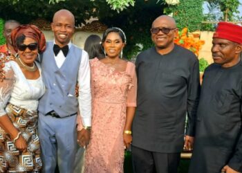 Alumni Association Rewards Lecturer With N2m during wedding in Anambra.