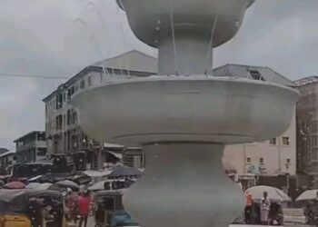 Anambra Govt Debunks Video of Man Refiling Ochanja Water Fountain, Says it is the Work of Mischievous Politicians.