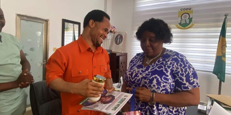 Symposium: Prophet Odumeje Visits Anambra Varsity VC (Pics)