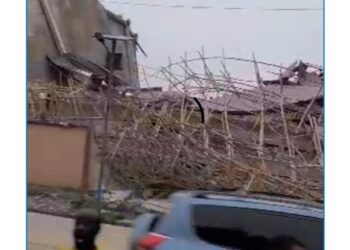 Massive DMGS Centenary Building in Onitsha Collapses