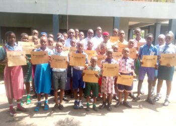 Scholarship: Bishop Ezeokafor lifts 85 indigent students, pupils with N10m