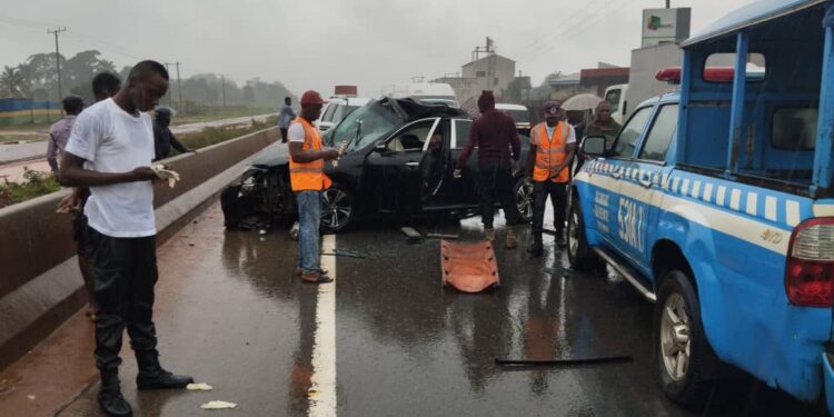 One dead, 2 rescued in fatal crash opposite FRSC office in Anambra