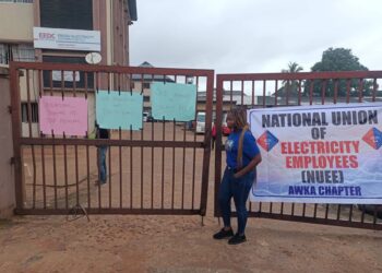 Electricity Workers protest against EEDC Mgt over Police harassment, demand members’ release