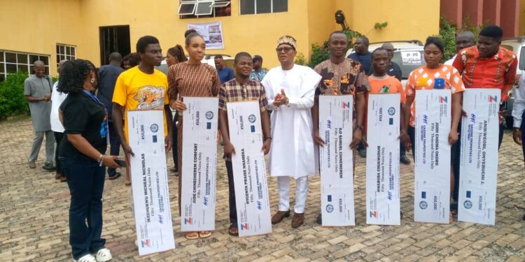 Rewarding best graduates will address Poly students’ exodus to universities – Gasvine Properties Boss
