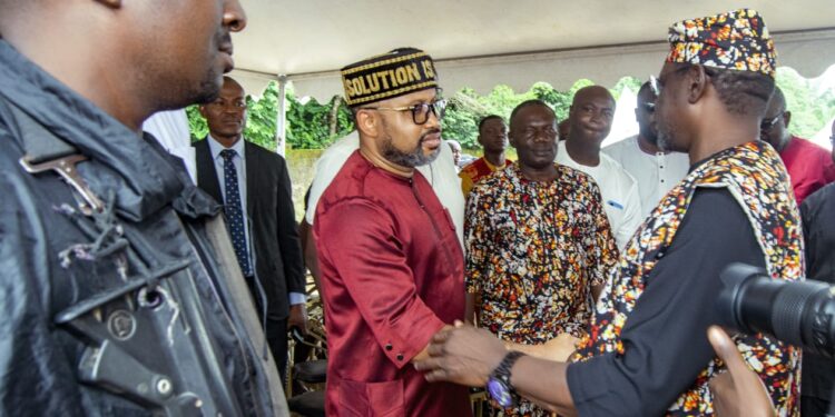 Anambra Deputy Governor, Speaker, Others Storm Ukpor as Apams CEO buries Sister (Photos)