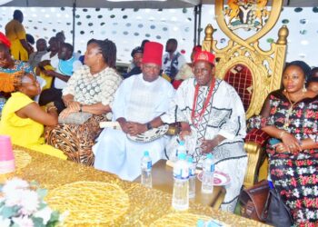 History in Anambra community as farmer wins N.5m for harvesting heaviest yam