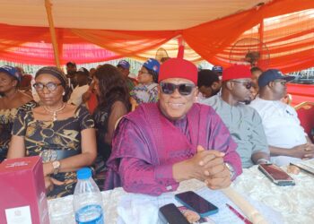 Jubilation in Anambra community as Philanthropist offers scholarships to 25 indigent students, cash gifts to graduates