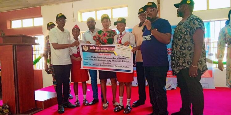 Quiz Competition: Awka indigenes splash N2.8m on 100 students, say education not a scam