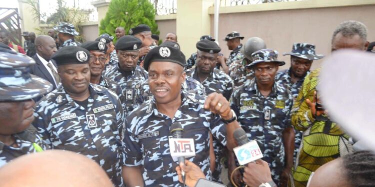 Gunmen wound vigilante operative, raze van in Anambra