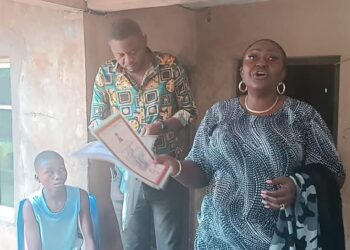 Female trafficker arrested with 13 kids in Nnewi