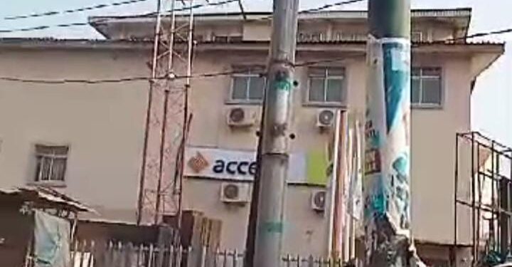 Onitsha traders jubilate over free data installation in main market