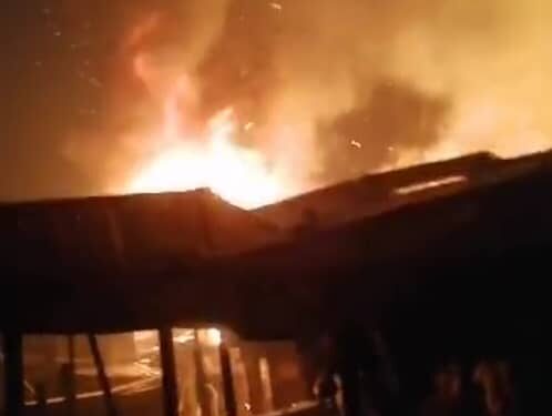 Traders count loses as fire razes Ogbosisi market in Onitsha