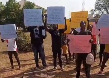 Youths storm govt house, protest multiple crisis rocking Anambra community