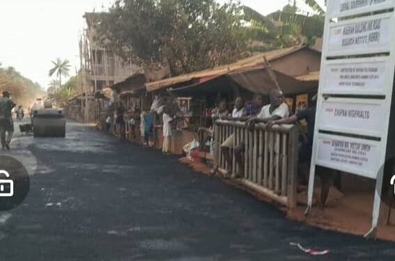 Senator Umeh Begins Road Construction Project in Ogidi/Umuoji