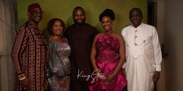 Royal Dowry Payment: Rains Of Gold As Chimnonso Settles Beautiful Miss Chizuru’s Bride Price in Style