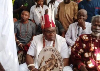 Emelobe Gets Staff of Office as the New IGWE of Oba.