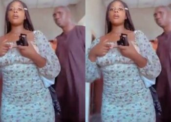 UNIZIK female student slaps, bites lecturer for interrupting video Recording.
