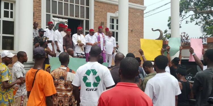 Anambra community protests take over of illegal leadership