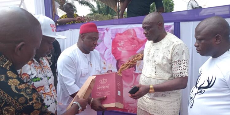 Anambra LG Boss, Others Commiserate with Umuoji community as PG Buries Mum