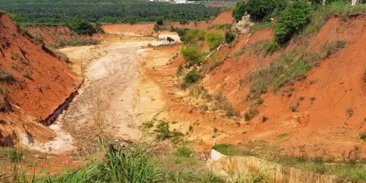 Anambra Community Begs Soludo, FG to Complete Abandoned Erosion Control Project.