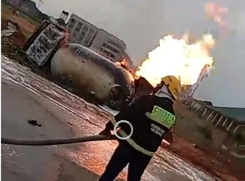 Gas Tanker Explodes in Anambra, Firemen Intervene (Videos)