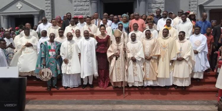 Massive Crowd at Ukachukwu-Ekwunife Thanksgiving Service In Onitsha