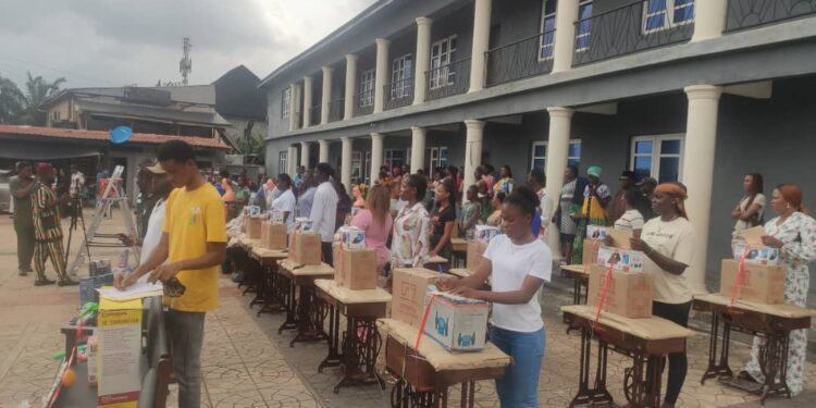 Business Mogul, Oraeto Empowers Over 40 in Anambra