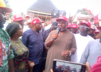 Anambra Governorship Candidate Presents N3M To 30 Flood Victims