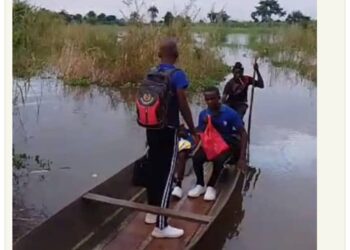 Onitsha Residents Swim, Paddle Canoe To Access Their Homes, Seek Soludo’s Intervention