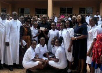 Obi Donates ₦10m to Oji River Nursing School