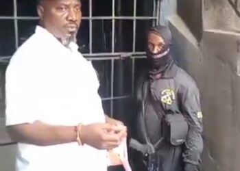 Sit-at-Home: Anambra Mayor Seals Over 200 Shops at Bridge Head Market.