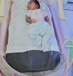 Nurse Recovers Abandoned Baby Dumped in Front of a Shop in Anambra. 