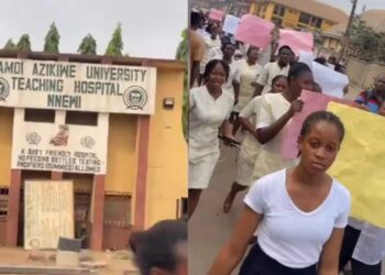 Anambra Varsity Nursing Students Protest Massive Fee Increase.