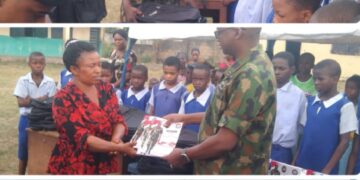 Army Donates Learning Materials to Anambra School.