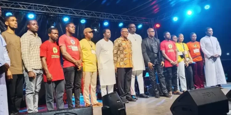 Janksmay Boss, Onwuachu, Obi, APGA National Chairman others empower Onitsha youths with cash