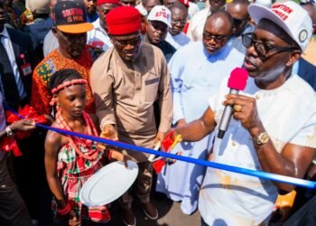 Apple Cosmetics CEO, Emma Nwakamma Commissions 1.7km Road For Community