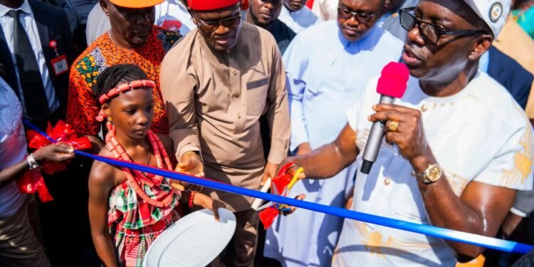 Apple Cosmetics CEO, Emma Nwakamma Commissions 1.7km Road For Community
