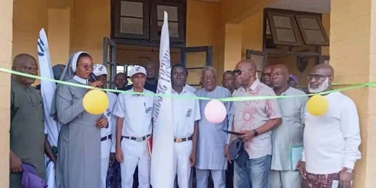 Anambra Philanthropist, Erinne Donates N250m to Alma Mater