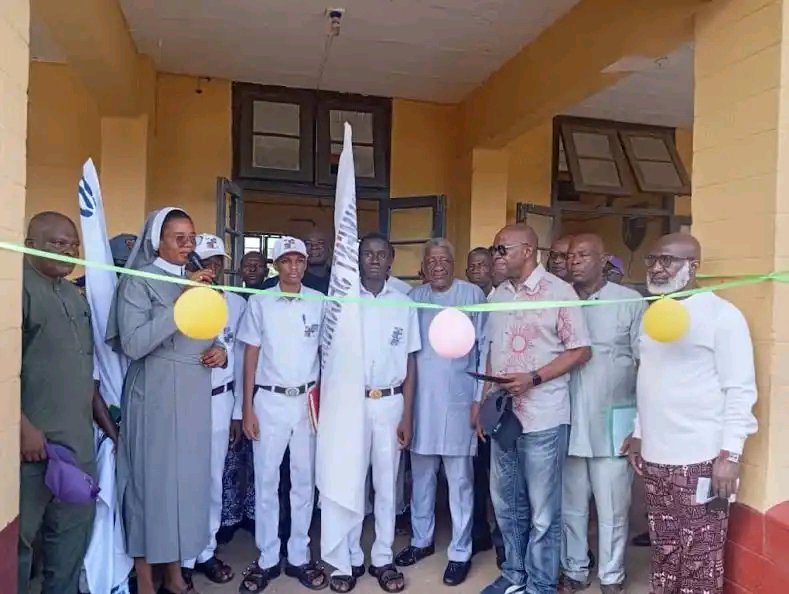 Anambra Philanthropist, Erinne Donates N250m to Alma Mater