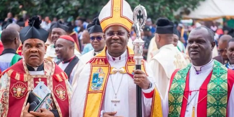Kenyan Bishop In Onitsha, Attracts Over 15,000 Anglican Worshippers