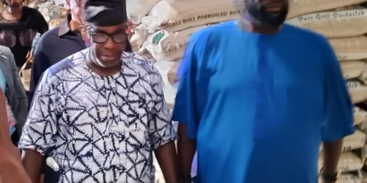 Jubilation as SEOF distributes 6,000 bags of rice to 3,000 widows in Anambra