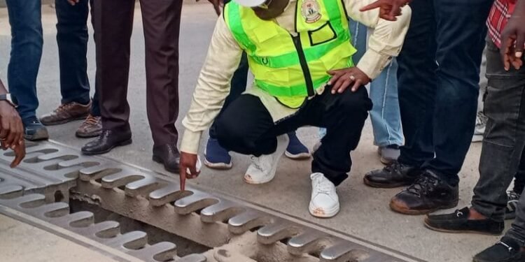 Vandalism: FG to install streetlights, CCTV on Niger Bridge